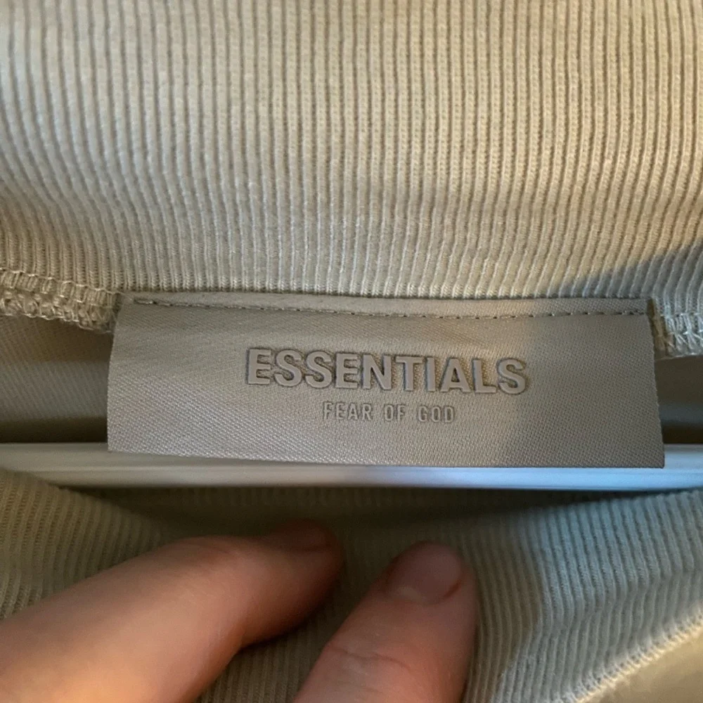 Men’s Essentials long sleeve tee - Picture 3 of 4